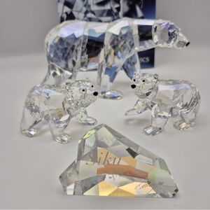 Swarovski Crystal Figurine Annual Edition 2011 Polar Bear Siku #1053154 and cubs